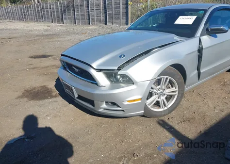 2014 Ford Mustang V6 z USA, uszkodzony, nr VIN 1ZVBP8AM2E5311716